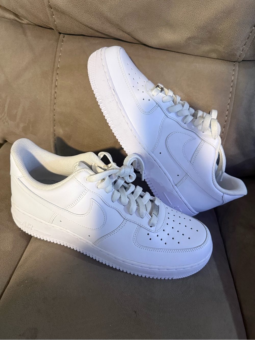 Nike Men's White Low-Top Leather Sneakers
